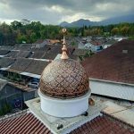 makara mahkota kubah kuningan, makara mahkota kubah tembaga, harga makara mahkota kubah kuningan tembaga, jual makara mahkota kubah kuningan tembaga, jasa pembuatan makara mahkota kubah kuningan tembaga, kerajinan makara mahkota kubah kuningan tembaga, pengrajin makara mahkota kubah kuningan tembaga, makara mahkota kubah masjid,